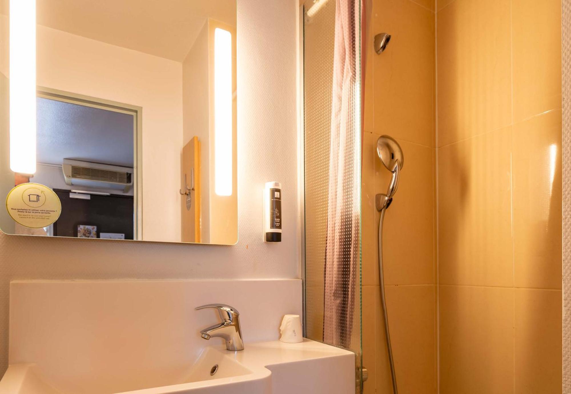 B&B Hotel Grenoble Universite 1 Gières Zewnętrze zdjęcie